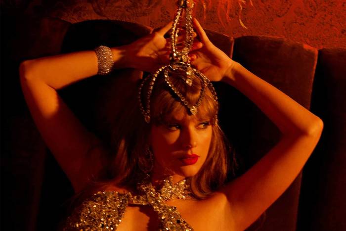 ტეილორ სვიფტის ფოტო ალბომისთვის "The Life of A Showgirl"