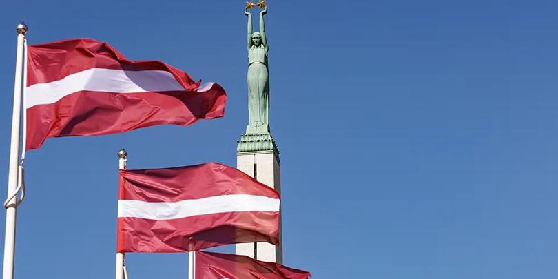 ლატვიის დროშა