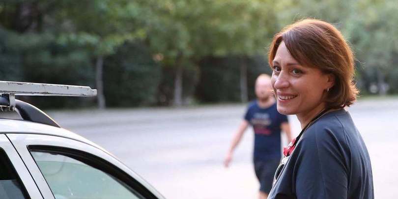 ელენე ხოშტარია